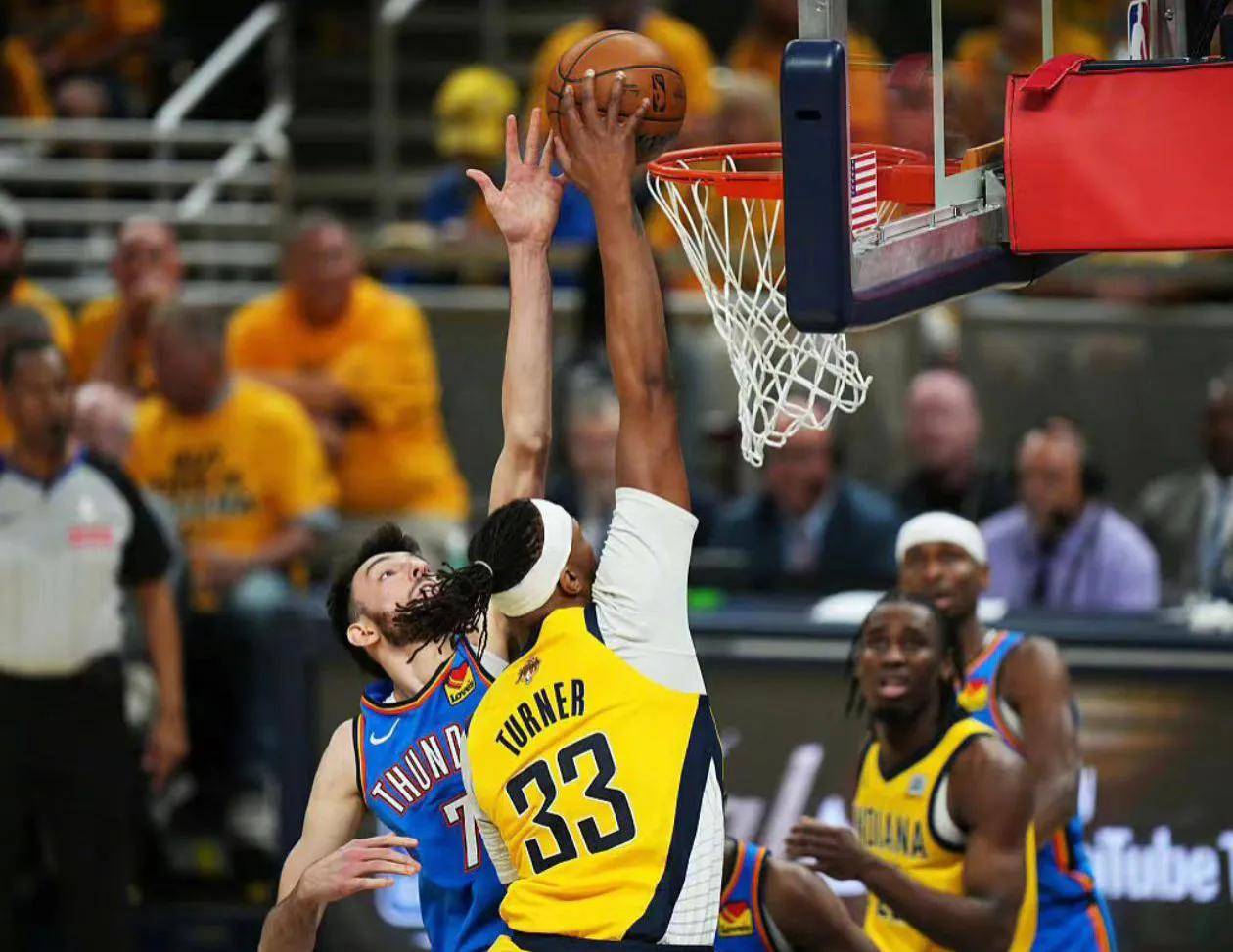 防守稳固助球队成功逆转获胜 防守稳固助球队成功逆转获胜