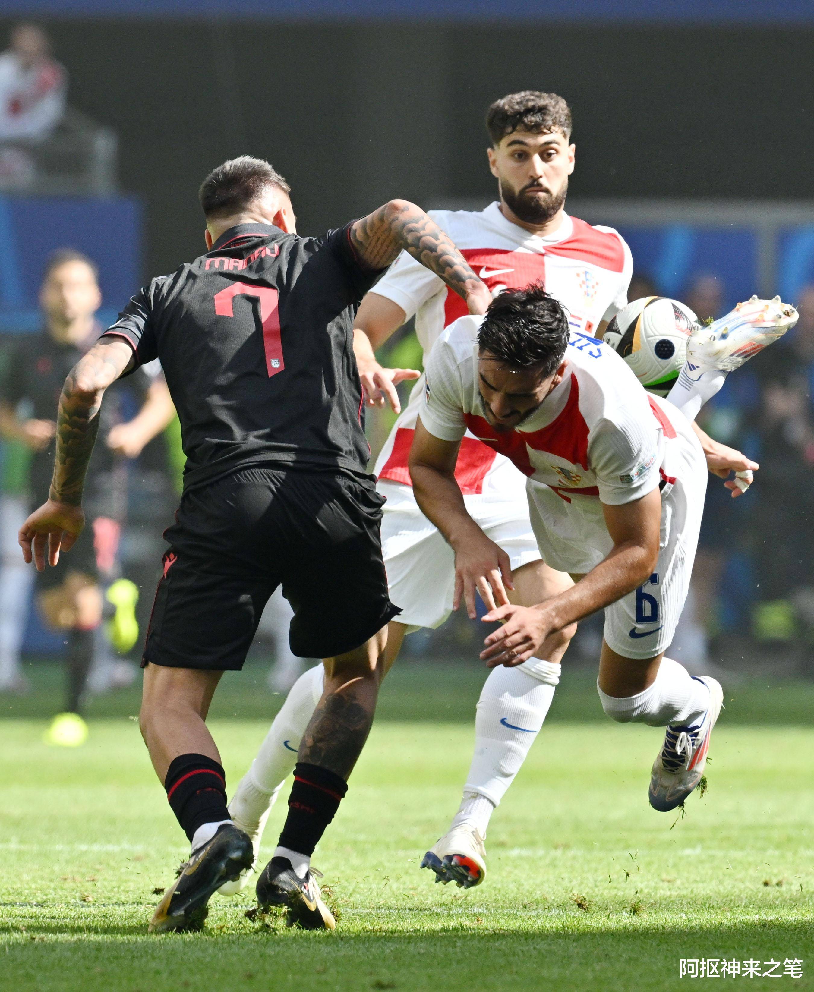 阿尔巴尼亚队挺进淘汰赛，表现令人满意