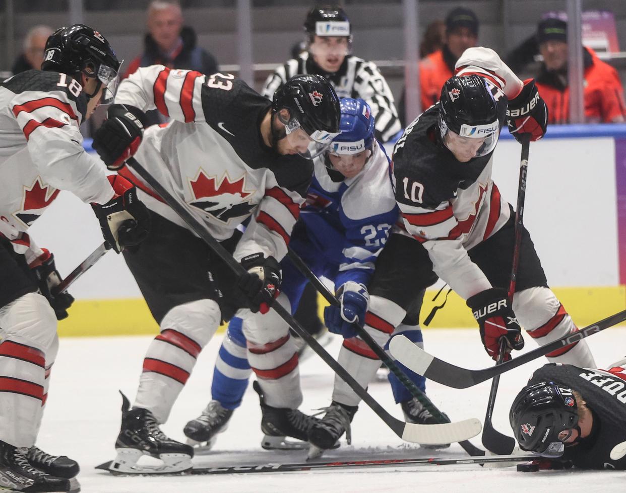 加拿大队在国际足坛上取得令人瞩目成绩 加拿大队在国际足坛上取得令人瞩目成绩