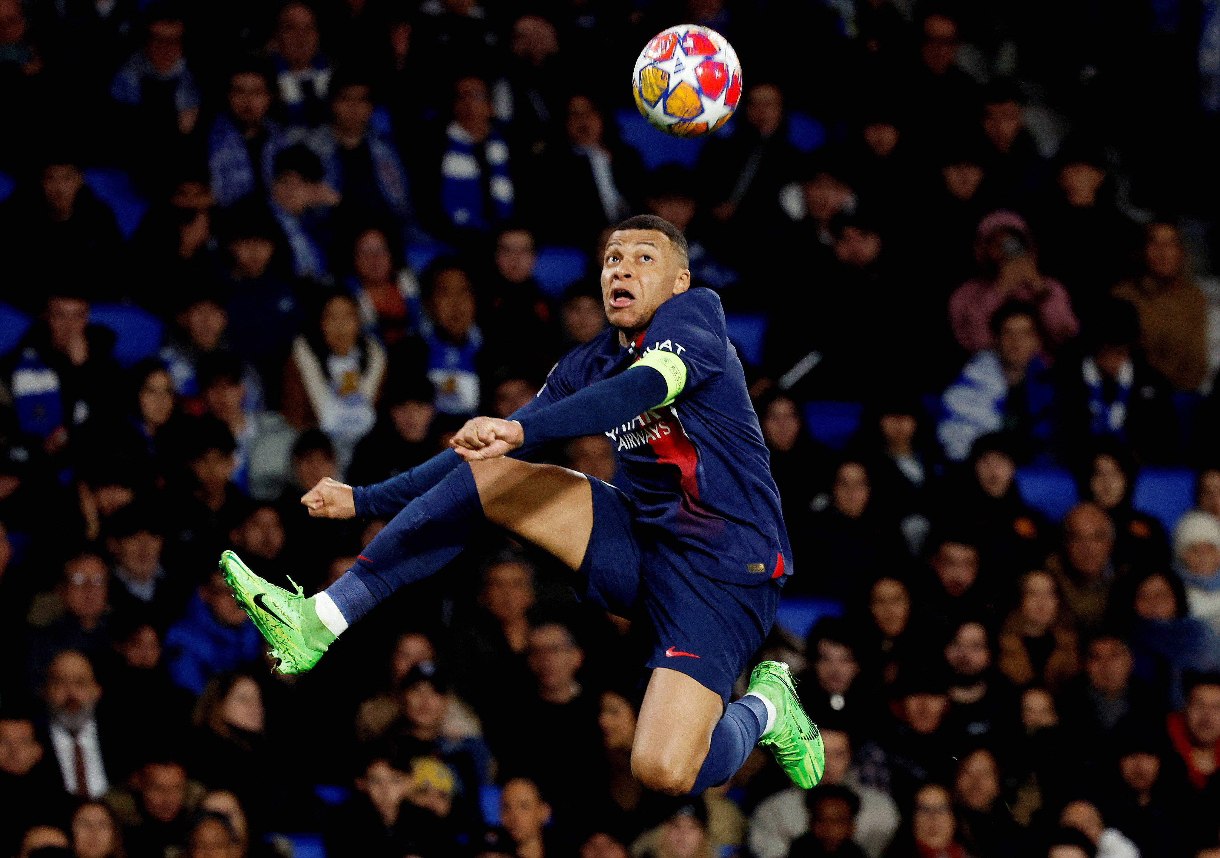 B体育体育官方-巴黎圣日耳曼大获全胜，稳坐积分榜首！的简单介绍