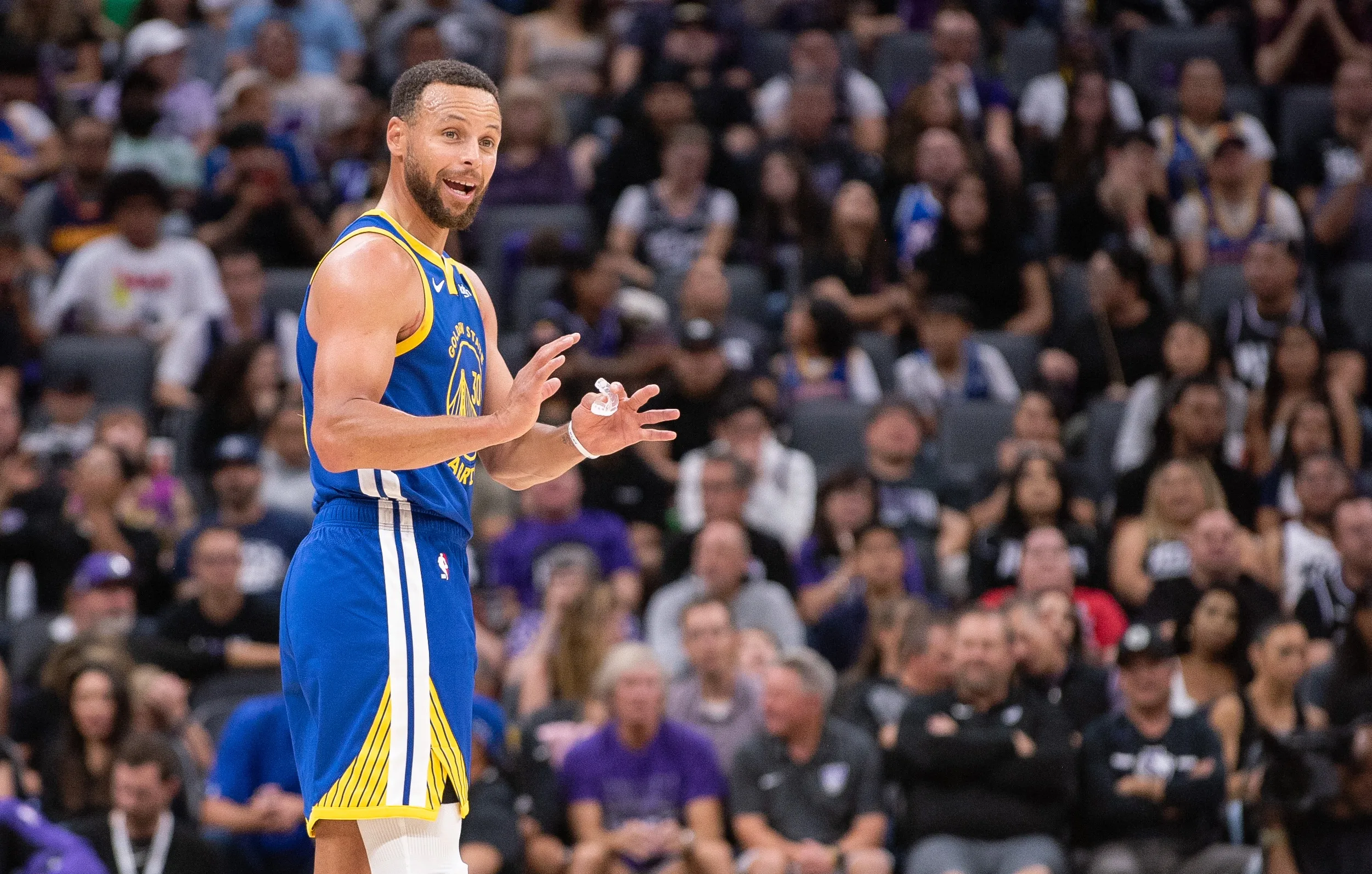 勇士主场大胜雷霆，豪取三连胜