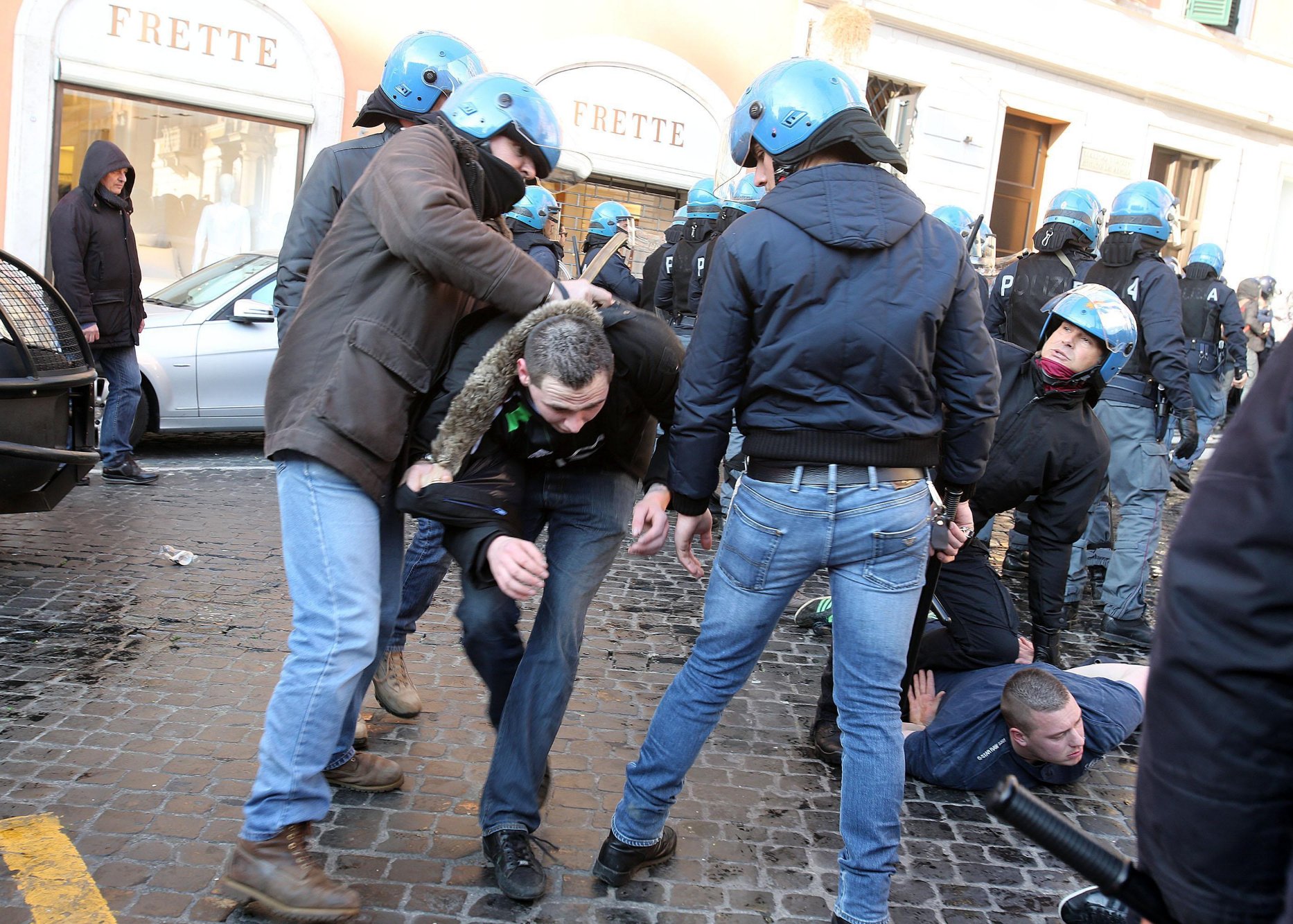 纽伦堡遭遇拜仁慕尼黑客场失利，惨遭对手压制击溃