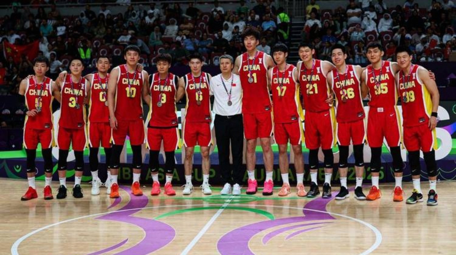 全球篮球联赛纷纷开战,球员实力对比激烈的简单介绍 全球篮球联赛纷纷开战,球员实力对比激烈的简单介绍