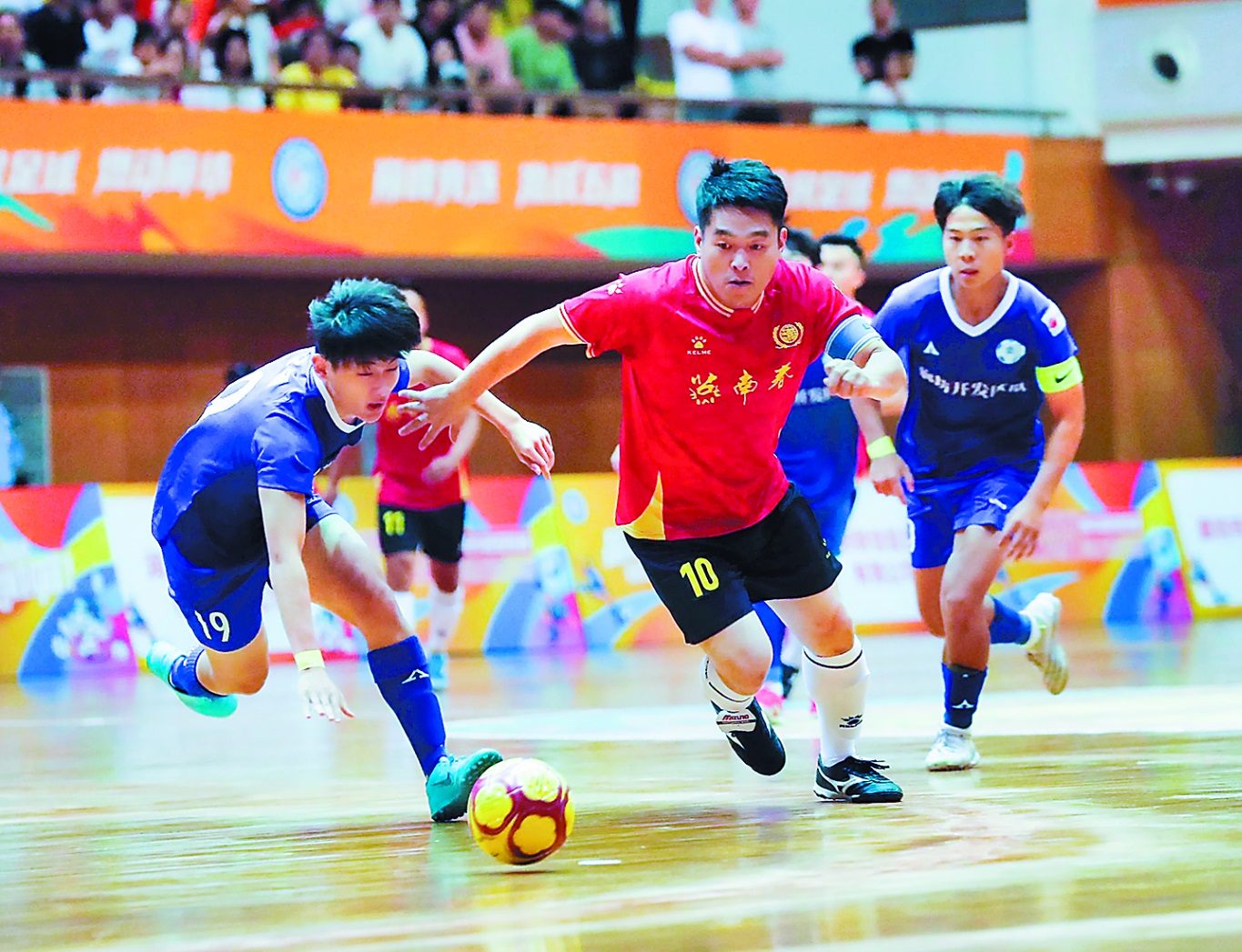 足球赛场风云变幻,热门球队实力抢眼的简单介绍 足球赛场风云变幻,热门球队实力抢眼的简单介绍